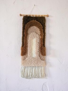 1960s Mid-Century Modern latch hook wall hanging - Neutral Arch